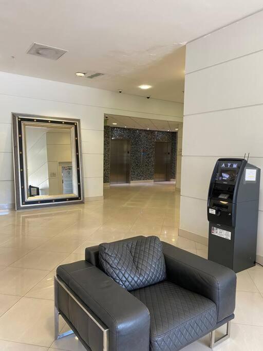 Sunny Isles Beach Spacious Apartment Екстер'єр фото