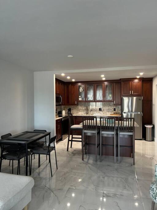 Sunny Isles Beach Spacious Apartment Екстер'єр фото