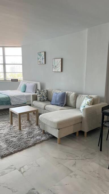 Sunny Isles Beach Spacious Apartment Екстер'єр фото