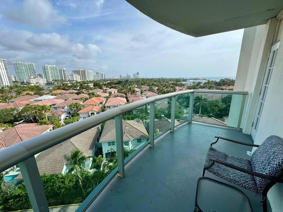 Sunny Isles Beach Spacious Apartment Екстер'єр фото