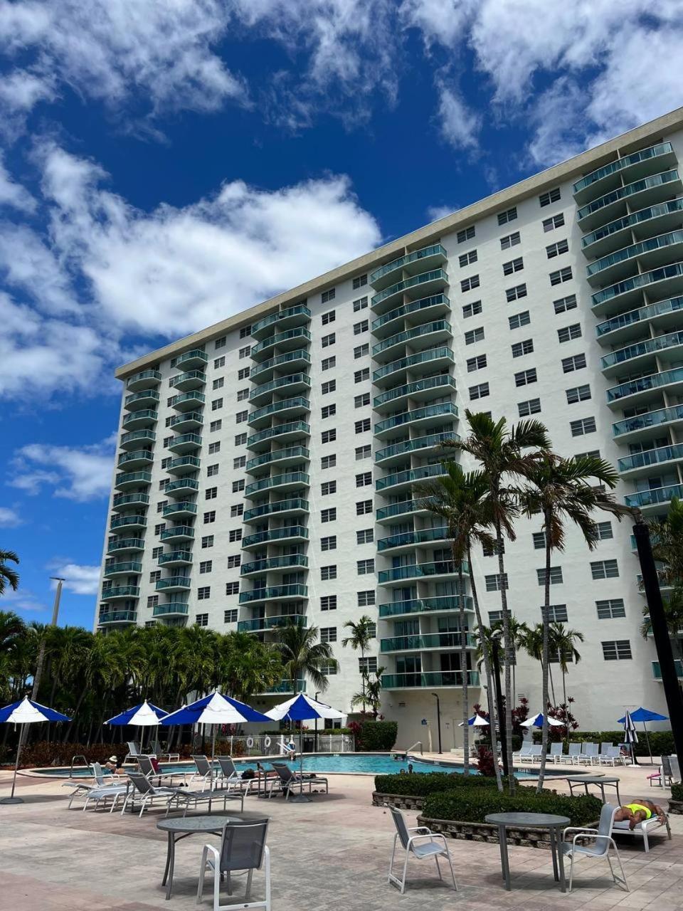 Sunny Isles Beach Spacious Apartment Екстер'єр фото