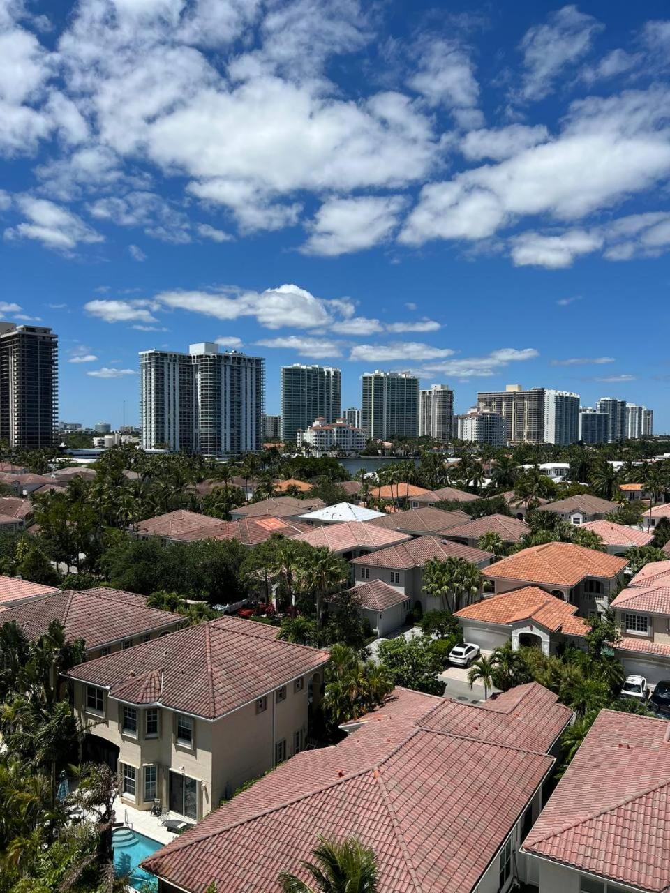 Sunny Isles Beach Spacious Apartment Екстер'єр фото