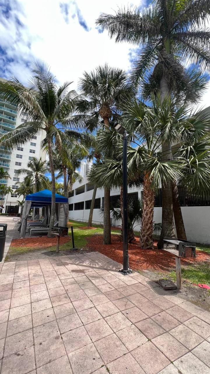 Sunny Isles Beach Spacious Apartment Екстер'єр фото
